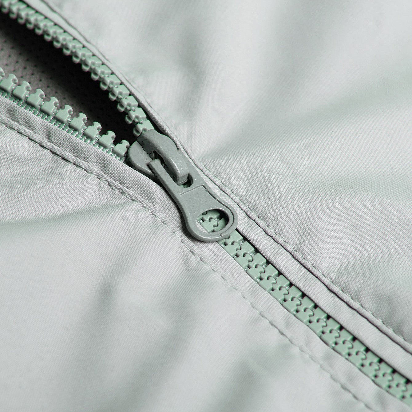 Thin Jacket Hooded Waterproof Jacket